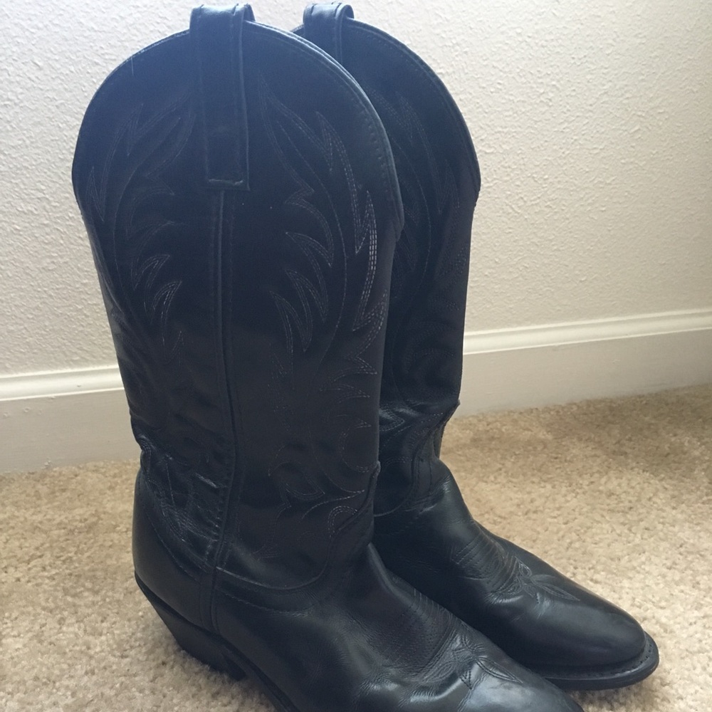 Black Cowgirl Boots *GREAT FOR DANCING*